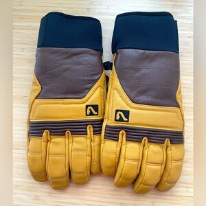 NWT Unisex Flylow Wolverine Glove - Natural - Size L